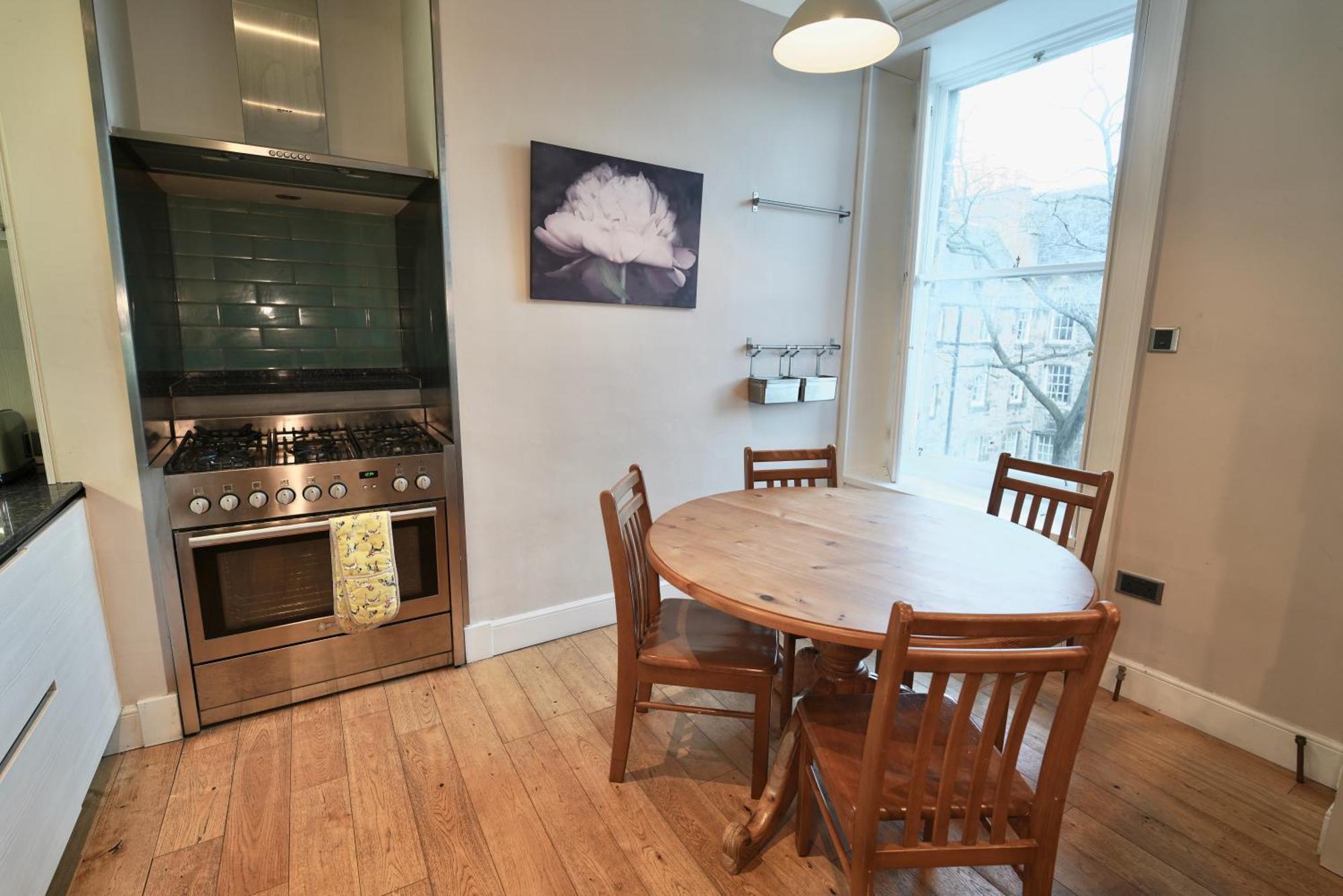 Spacious 2 Bed Apt Next To Royal Mile & Waverley 爱丁堡 外观 照片