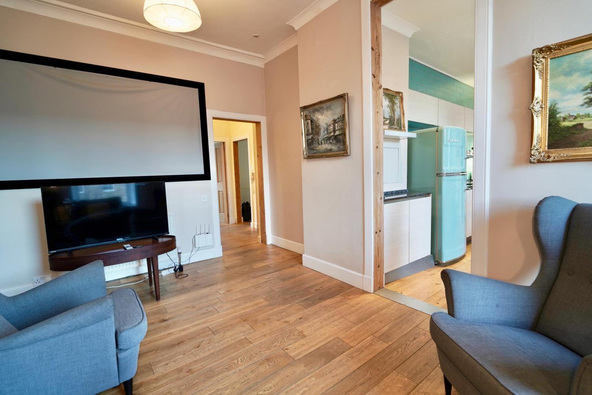Spacious 2 Bed Apt Next To Royal Mile & Waverley 爱丁堡 外观 照片