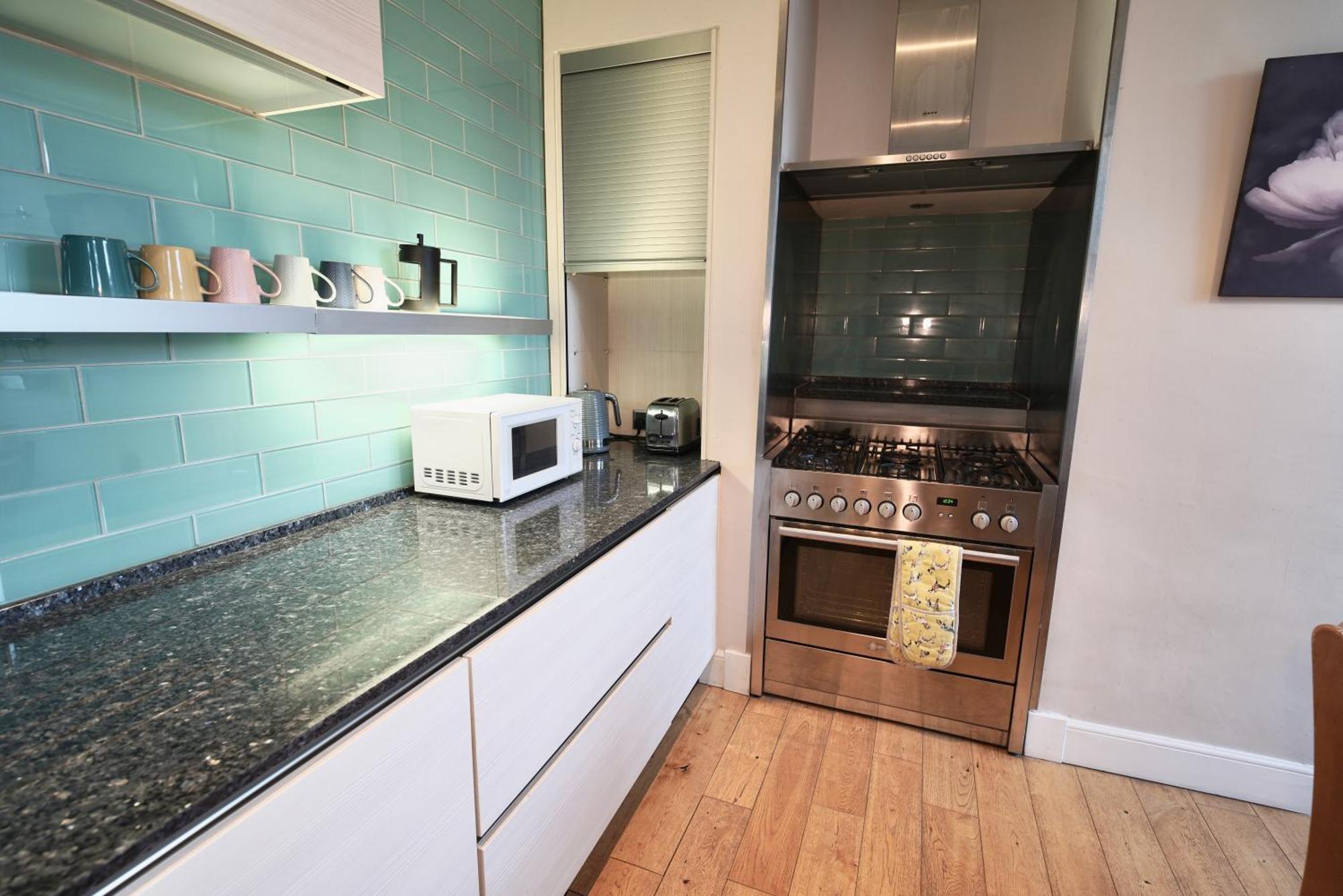Spacious 2 Bed Apt Next To Royal Mile & Waverley 爱丁堡 外观 照片