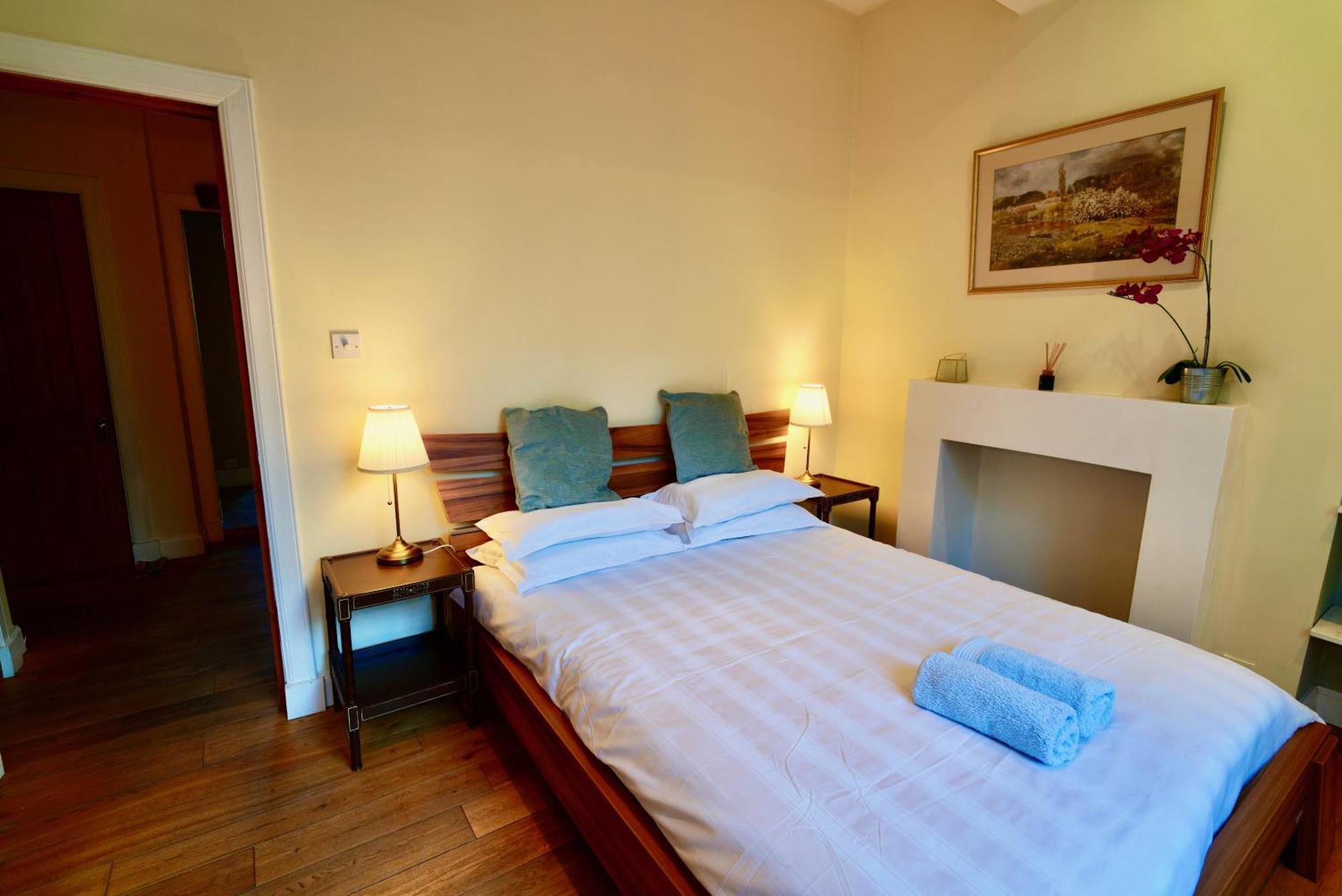 Spacious 2 Bed Apt Next To Royal Mile & Waverley 爱丁堡 外观 照片