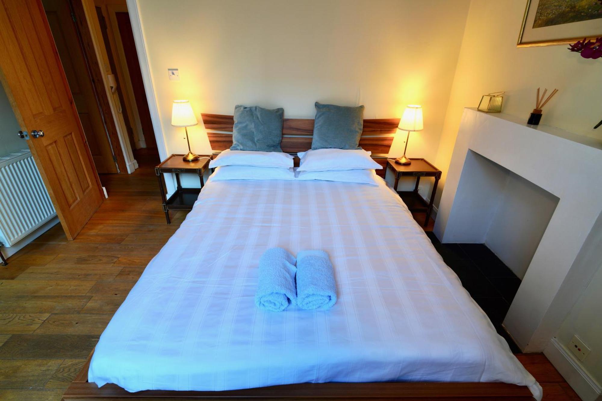 Spacious 2 Bed Apt Next To Royal Mile & Waverley 爱丁堡 外观 照片