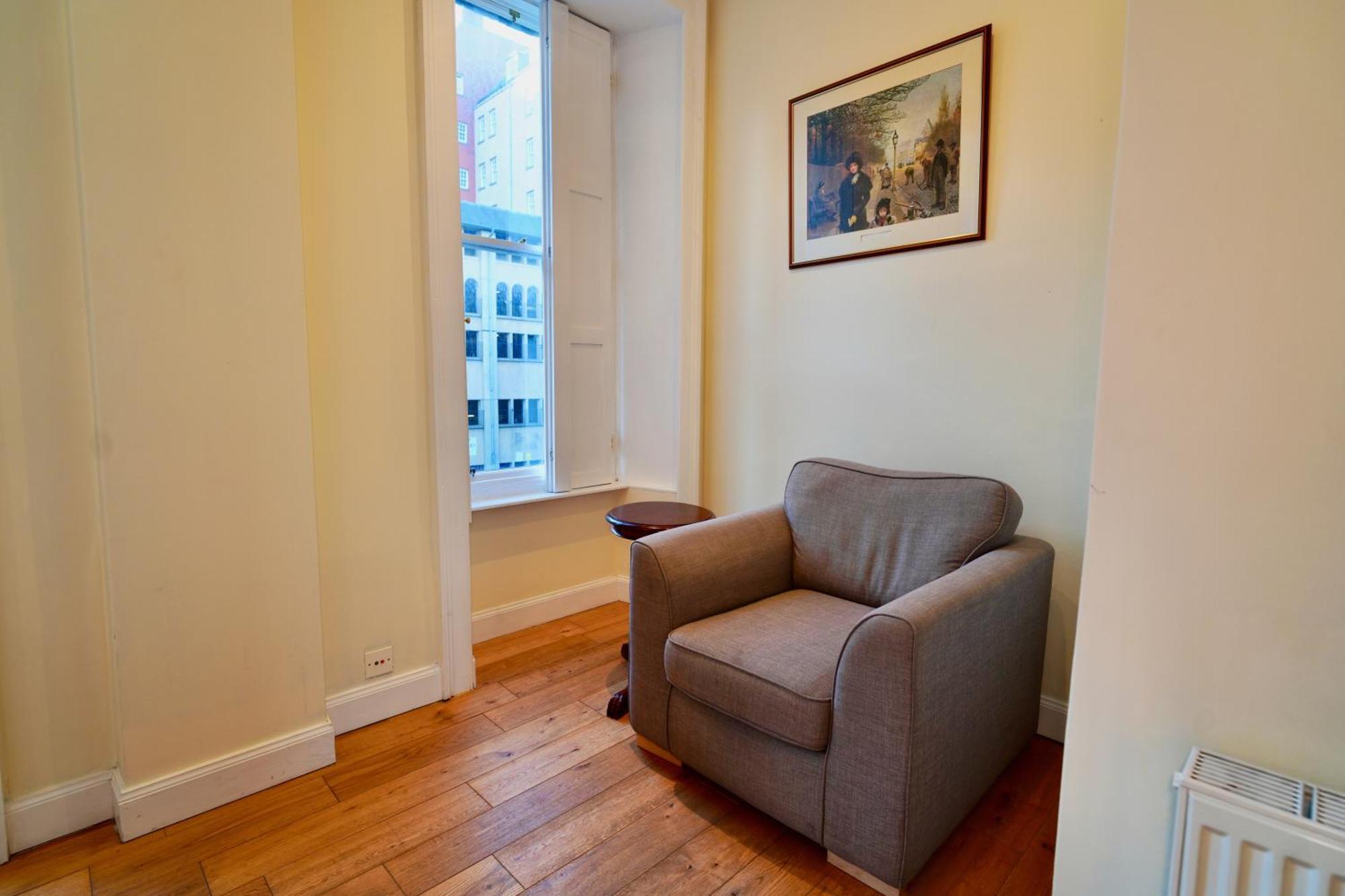 Spacious 2 Bed Apt Next To Royal Mile & Waverley 爱丁堡 外观 照片