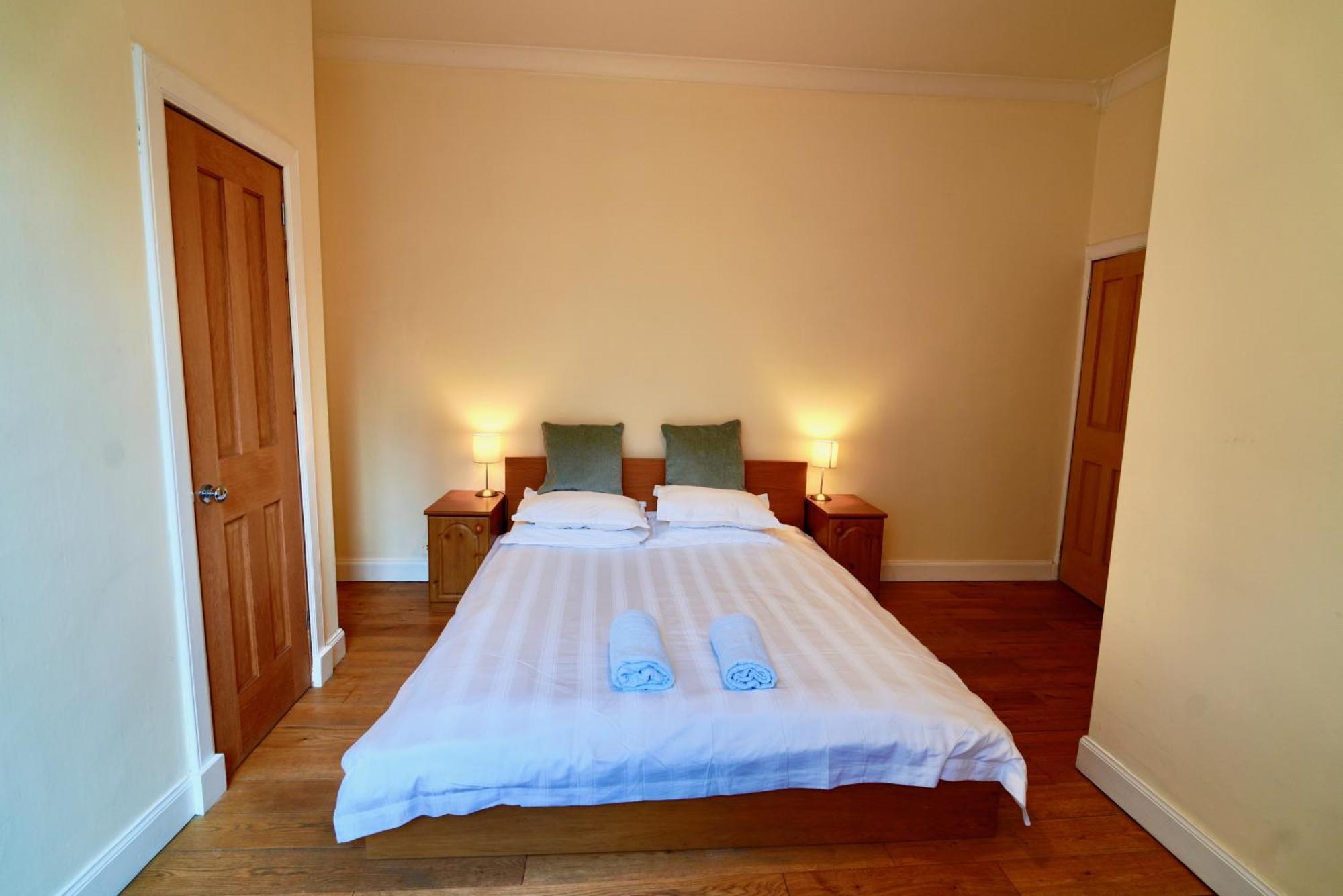 Spacious 2 Bed Apt Next To Royal Mile & Waverley 爱丁堡 外观 照片